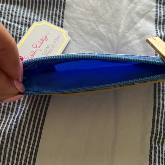 Lilly Pulitzer ID Case Happy As A Clam - Picture 3 of 4
